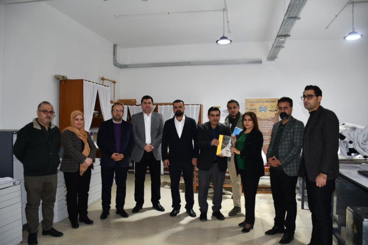 Presenting Gerda Henkel Magazine to some managers of Sulaymaniyah