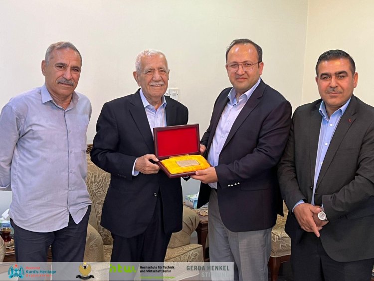 Honorary Award for Mr. Omar Fatah