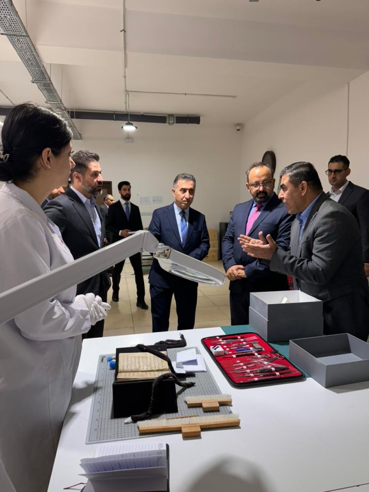 Mr. Qubad Talabany visits our paper restoration workshop